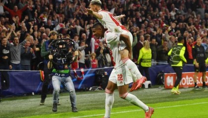 电竞社区-【欧冠】罗伊斯乌龙阿莱2传1射 阿贾克斯4球屠多特